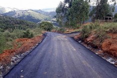 Pavimentação de morros e estradas beneficia moradores da zona rural